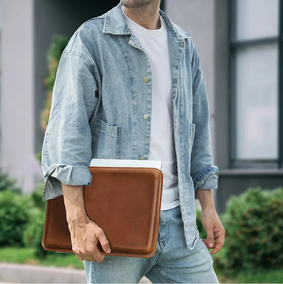 PRESTIGE LEATHER LAPTOP SLEEVE